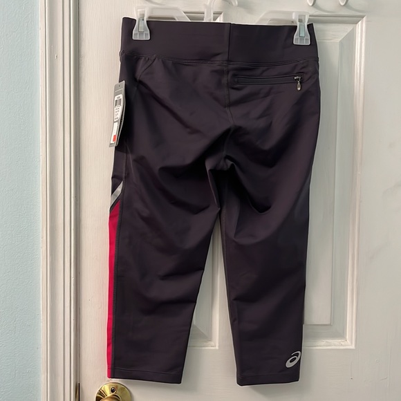 Brand new ASICS workout capris. Size S. - Picture 2 of 4